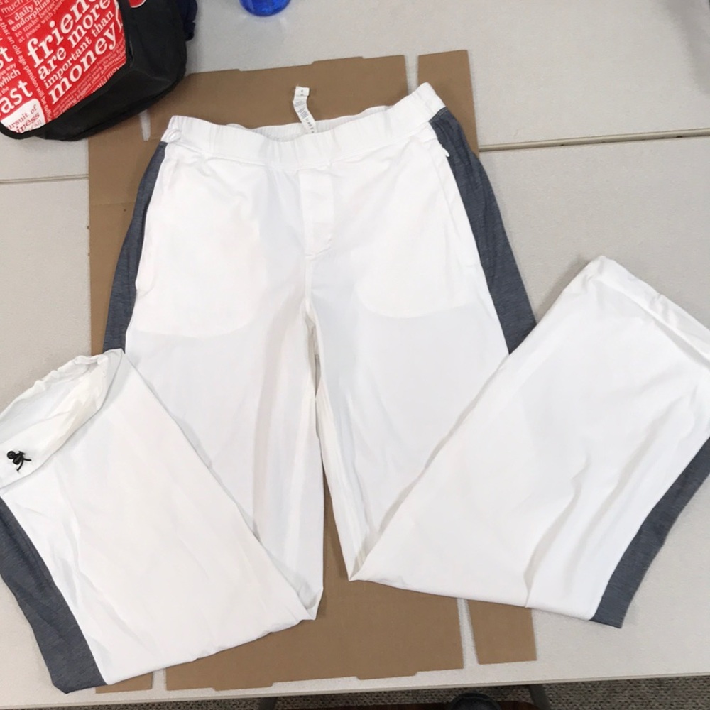 🔥💥Lululemon white pants💥🔥